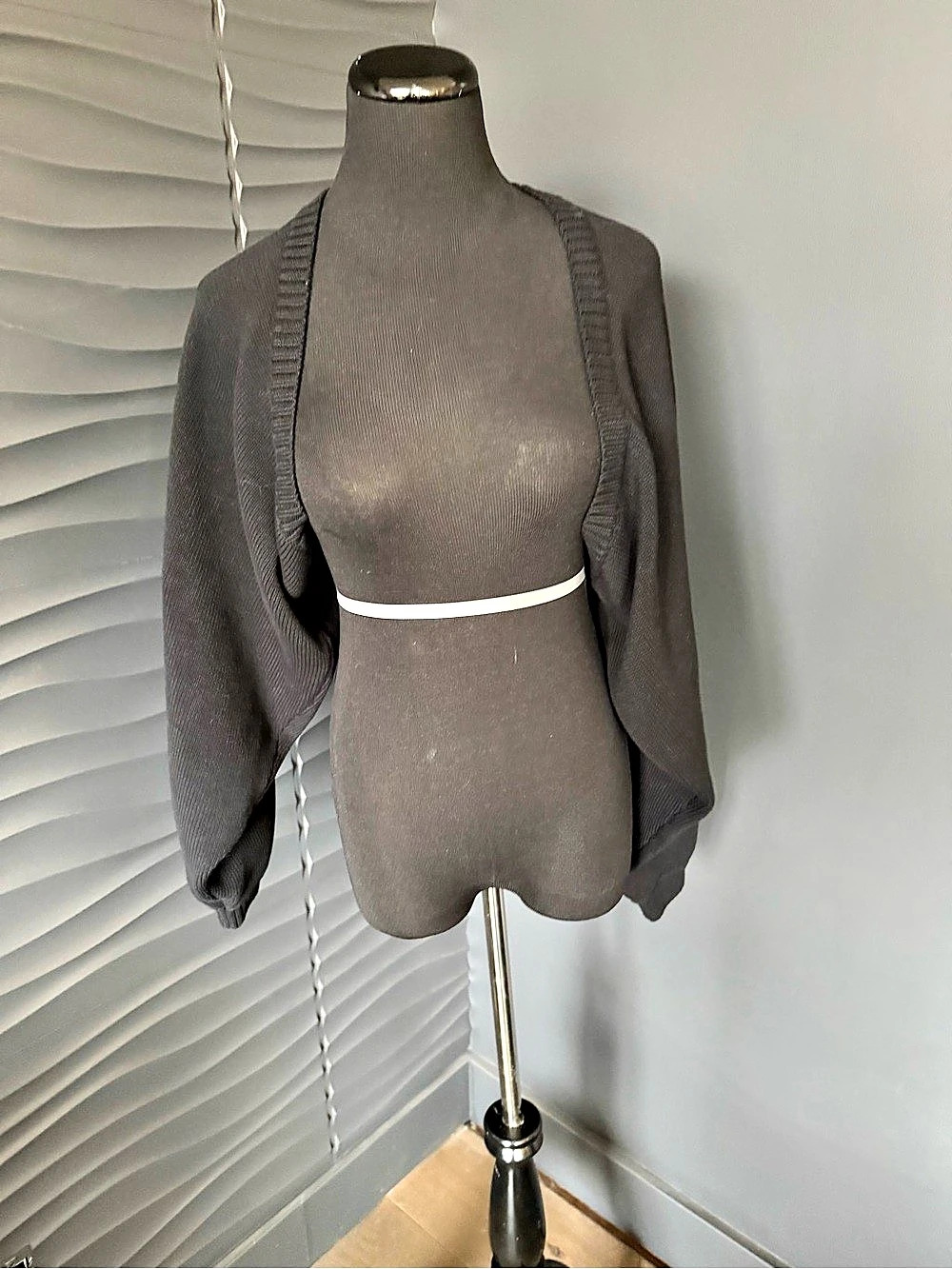 Tna Gramercy Shrug Cropped black Size XS